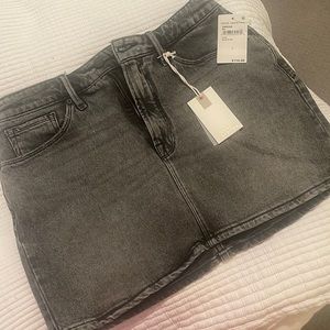 Good American Black Wash Denim Mini Skirt